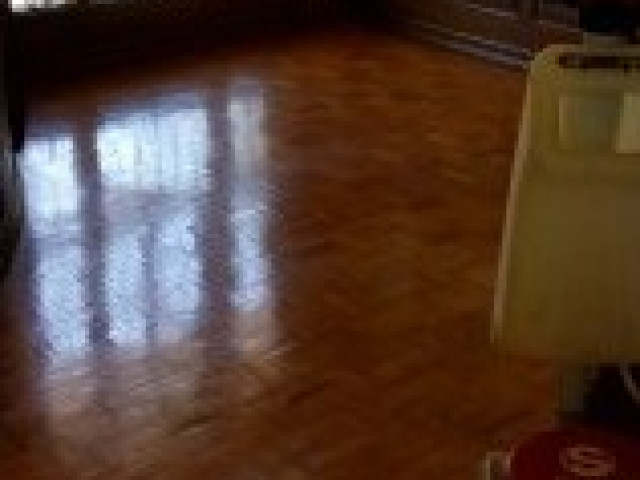 Laminate Wooden Floor Polishing